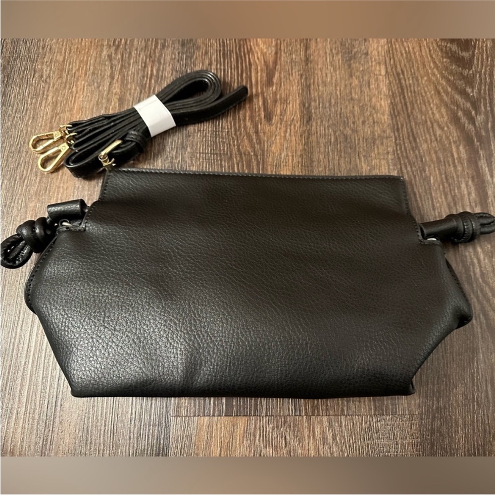 NWOT Faux leather crossbody bag